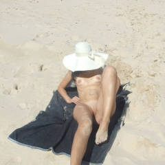 Pic #1 Beautiful MO3 On The Beach - Beach