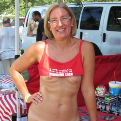 Pic #2 Suz Posed At Nudes a Poppin - Big Tits