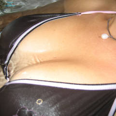 Pic #5 Mere au Foyer - Bikini Voyeur, Beach, Blonde