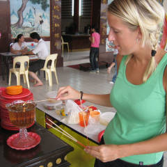 Pic #7 Mere au Foyer - Bikini Voyeur, Beach, Blonde