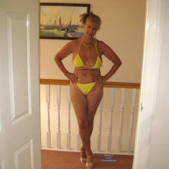 Pic #5 Linda Erotically In Yellow Bikini And Heels - High Heels Amateurs, Blonde, Bikini Voyeur, Big Tits, Mature