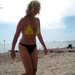 Pic #9 Linda Erotically In Yellow Bikini And Heels - High Heels Amateurs, Blonde, Bikini Voyeur, Big Tits, Mature