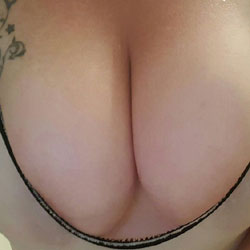 Pic #3 Wet White Tank Top - Wife/wives, Big Tits, Wet Tits