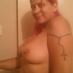 Pic #4 Naughty MILF - Big Tits