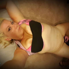Pic #4 Lyssi69 - Big Tits, Blonde