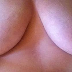 Medium tits of my girlfriend - GF medium tits