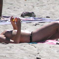 Pic #1 Summer - Beach, Brunette