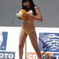 Pic #1 Veronica From Vratsa, Bulgaria Shows Boobs And Body - Big Tits, Brunette