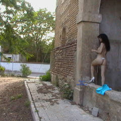 Pic #2 Vuelta a Mi Pueblito - Brunette, Firm Ass, High Heels Amateurs