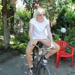 Pic #6 Bicycle - Blonde, Shaved