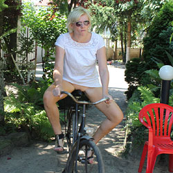 Pic #5 Bicycle - Blonde, Shaved