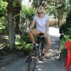 Pic #4 Bicycle - Blonde, Shaved