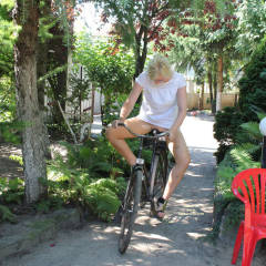 Pic #3 Bicycle - Blonde, Shaved