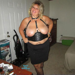 Pic #1 K Loves To Show Off Her Sexy Body - Big Tits, Blonde, High Heels Amateurs, Lingerie