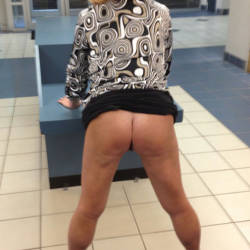 Pic #5 Post Office Visit - Big Tits, High Heels Amateurs, Public Exhibitionist, Public Place