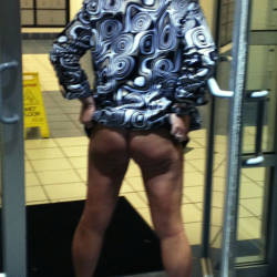 Pic #7 Post Office Visit - Big Tits, High Heels Amateurs, Public Exhibitionist, Public Place
