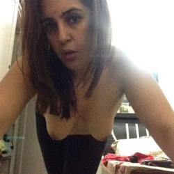 Pic #2 Hiiii - Brunette