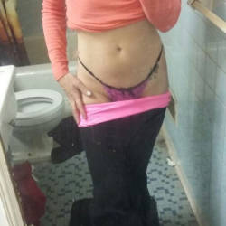 Pic #1 Sexy Milf - Wife/wives