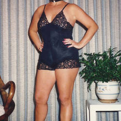 Pic #1 Debbie Shows it ALL - Big Tits, Brunette, Wife/wives