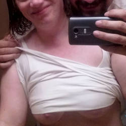 Pic #1 Showing Underboob While Getting Read - Big Tits, Wife/wives