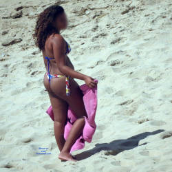 Pic #4 Pau Amarelo Beach - Bikini Voyeur, Beach Voyeur, Brunette
