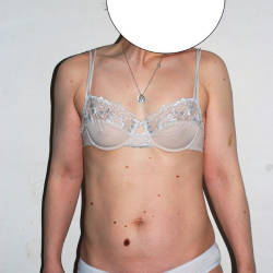 Pic #1 First Post - Gf, Medium Tits