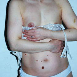 Pic #2 First Post - Gf, Medium Tits