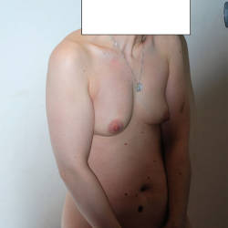 Pic #6 First Post - Gf, Medium Tits