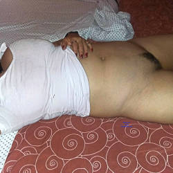 Pic #1 Mi Tetona Amiga - Big Tits, Bush Or Hairy