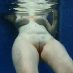 Pic #3 Hut Tubing - Big Tits, Shaved