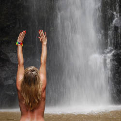 Pic #9 Oiling Up In Hawaii - Big Tits