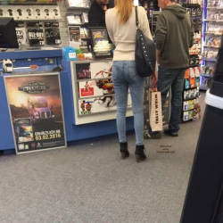 Pic #2 I Like Butts Cannot Lie - Voyeur