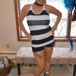 Pic #2 Shelby Dressed To Nude - High Heels Amateurs, Big Tits, Amateur, Tattoos