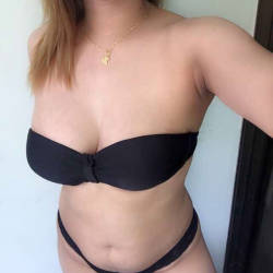 Pic #1 Hot Babe - Big Tits, Lingerie