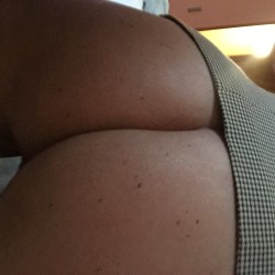 A neighbor's ass - Cattivo 