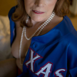 Medium tits of my girlfriend - String of pearls