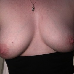 Medium tits of my wife - Wifey