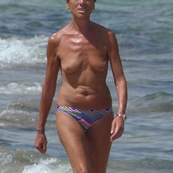 Pic #4 Summer Memories - Topless Girls, Big Tits, Outdoors, Beach Voyeur