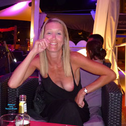 Pic #1 Tit Flash - Topless Wives, Blonde, Public Exhibitionist, Flashing, Public Place, Amateur