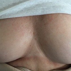 Medium tits of my room mate - Alisa