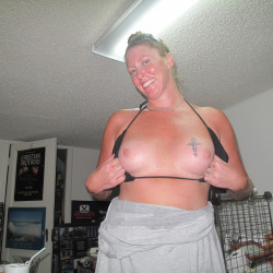 Medium tits of my room mate - zeeka