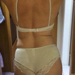 My wife's ass - Alexa