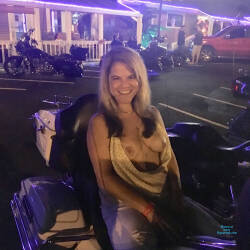 Pic #9 Flashing Fun - Big Tits, Brunette, Public Exhibitionist, Flashing, Outdoors, Public Place, Amateur