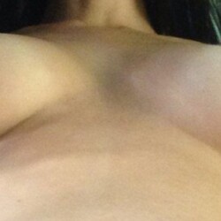 Medium tits of my girlfriend - Kittygirl22 