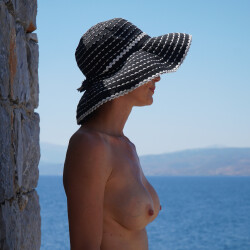 Medium tits of my wife - Peper
