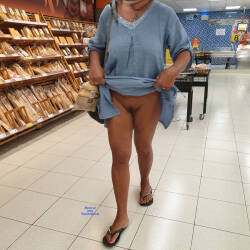 Pic #1Al Mare - Pantieless Girls, Brunette, Public Exhibitionist, Flashing, Outdoors, Public Place, Amateur