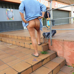 Pic #1Al Mare - Pantieless Girls, Brunette, Public Exhibitionist, Flashing, Outdoors, Public Place, Amateur