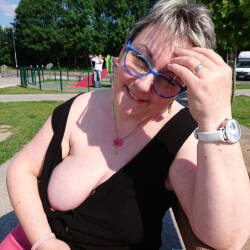 Pic #3 Petit Arret Sur l'autoroute - Big Tits, Public Exhibitionist, Flashing, Outdoors, Amateur