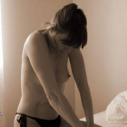 Pic #5 BB In Her Room - Nude Girls, Brunette, Amateur, Medium Tits