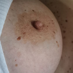 Tit And Nipple (Very Very Close) - Big Tits, Mature, Close-Ups, Amateur